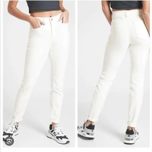 Athleta Sculptec Ultra Skinny Jean in white, Size 2, NWT